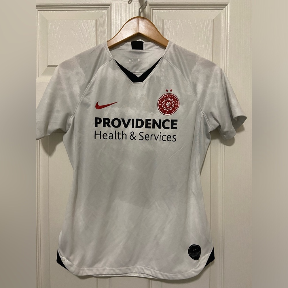 Women's Nike 2018-19 Portland Thorns Soccer Away Jersey Slim Fit Medium